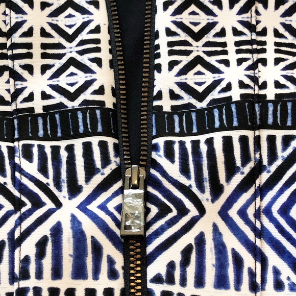 NWOT Vince Camuto Dress Size: Medium Blues and White - Picture 9 of 12